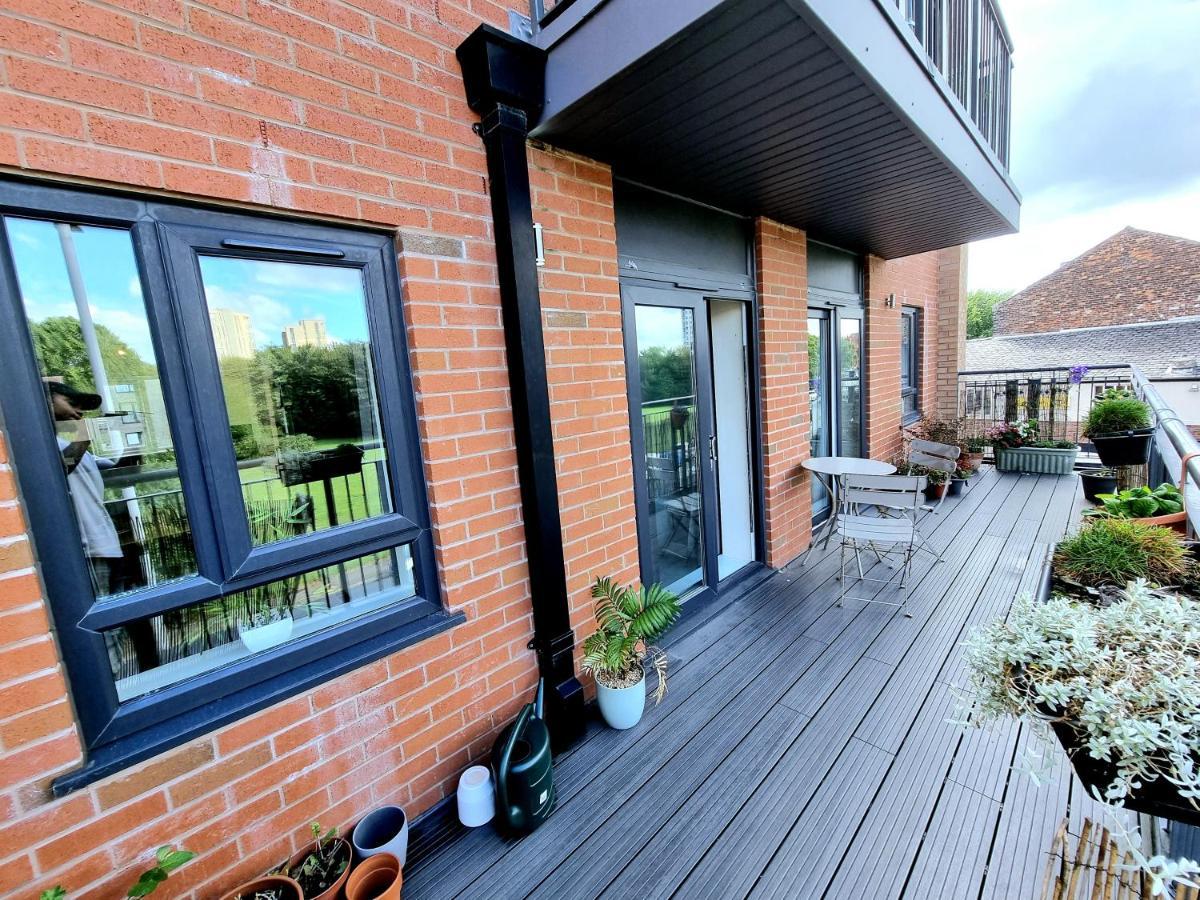 Luxury 2-Bedroom Service Apartment With Balcony Manchester Exterior photo
